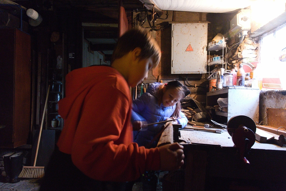 Maty s Áďou vyrábějí harpuny