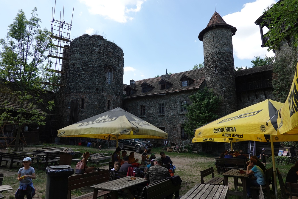 Občerstvení na nádvoří