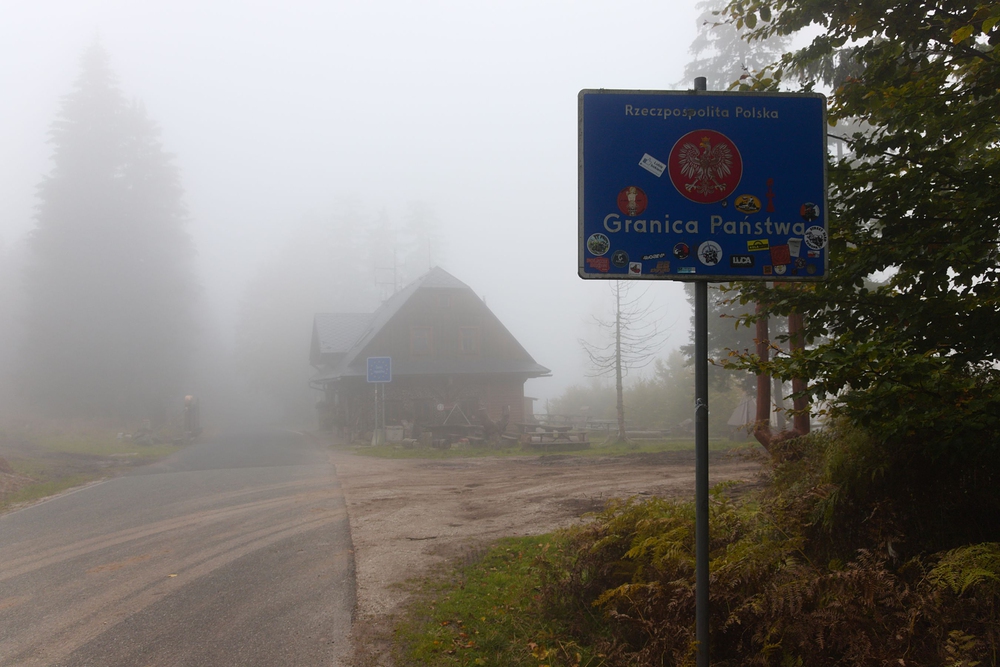 Kladské sedlo v mlze