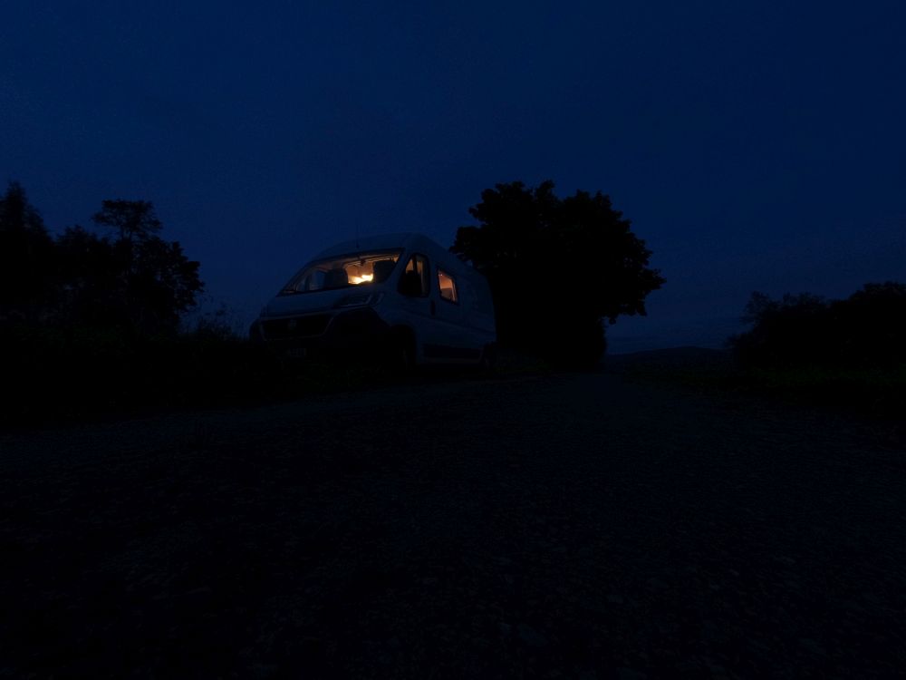 Blíží se noc plná deště a bouřek