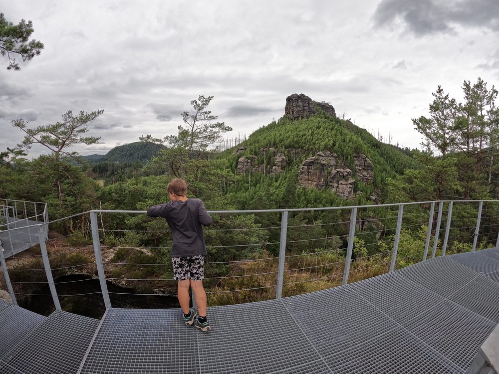 Falkenštejn, pohled na Havraní skálu