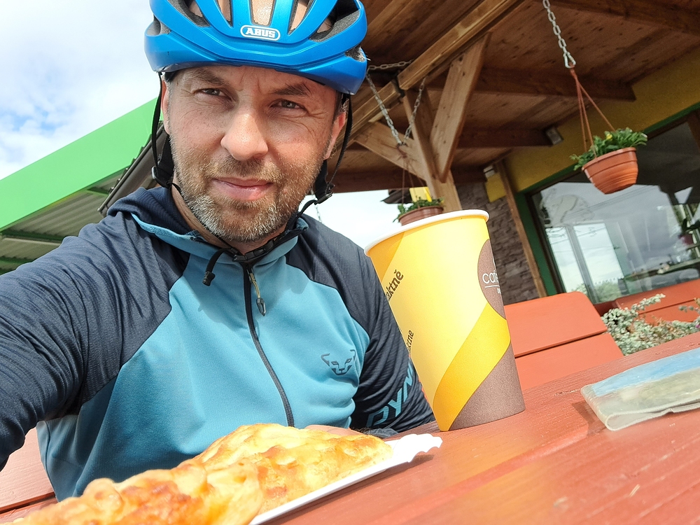 Kafe a dobroty na benzince v Javorníku