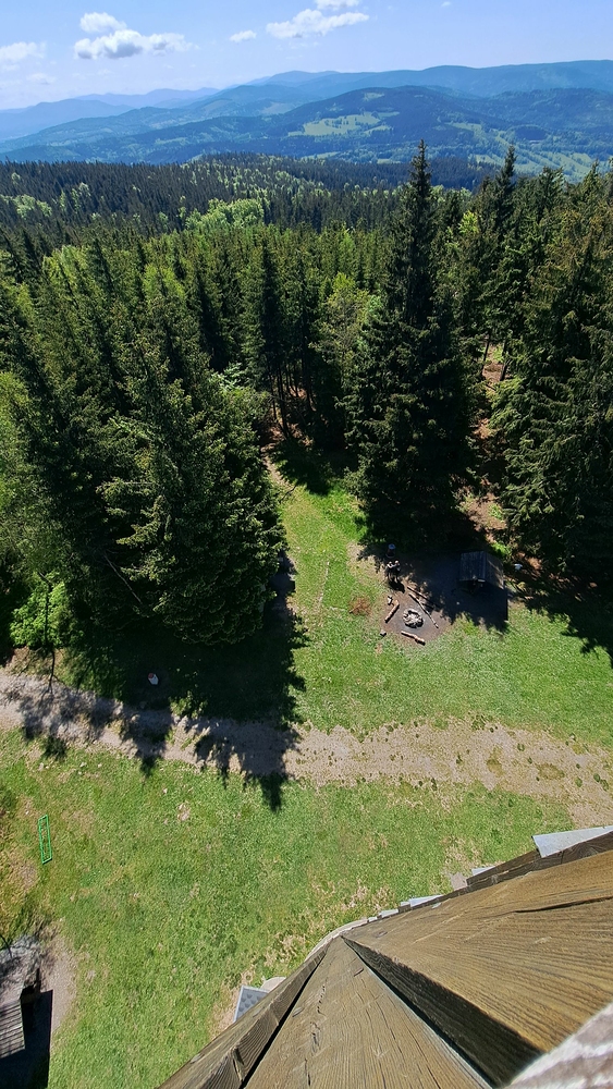 Výhled na hřeben, jsou vidět Hraničky