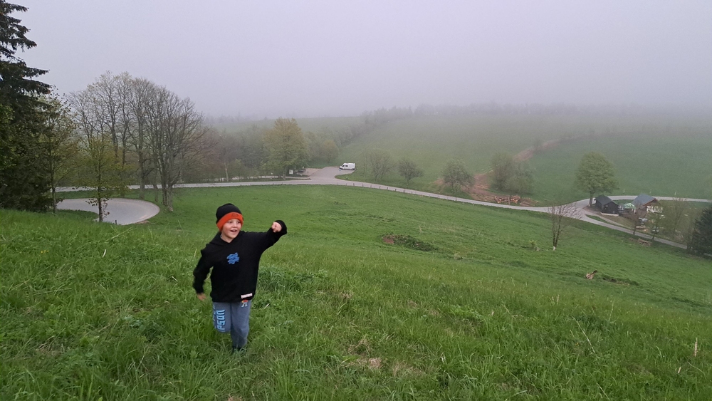 Procházka před spaním, dole náše místo