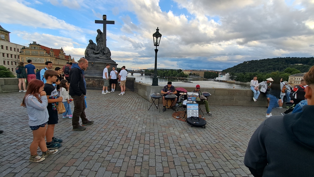 Koncert na Karlově mostě