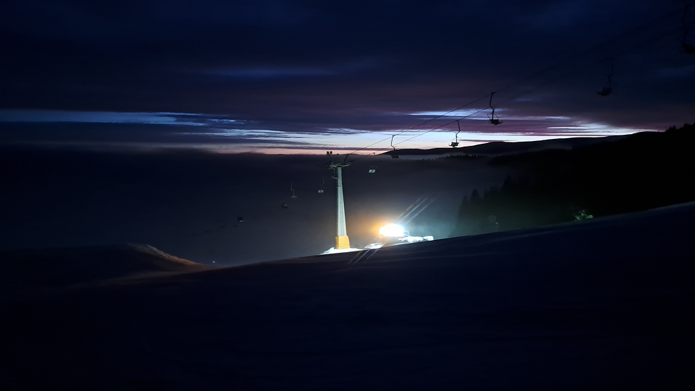 Noční výšlap na skialpech