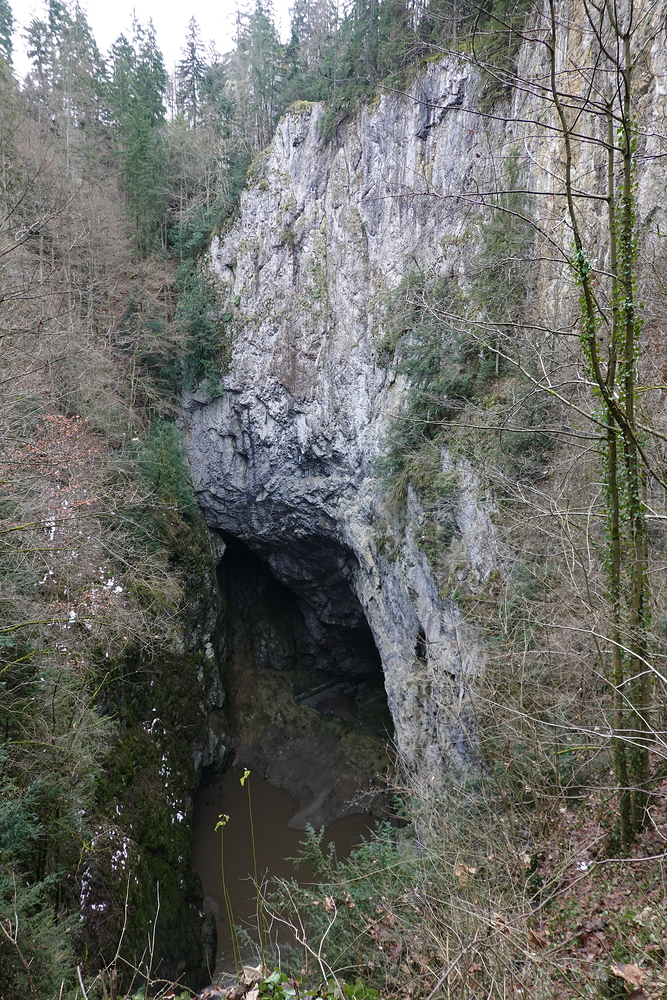 Macocha ze spodního můstku
