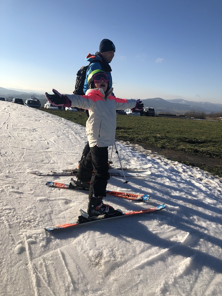 Snih jen na sjezdovce