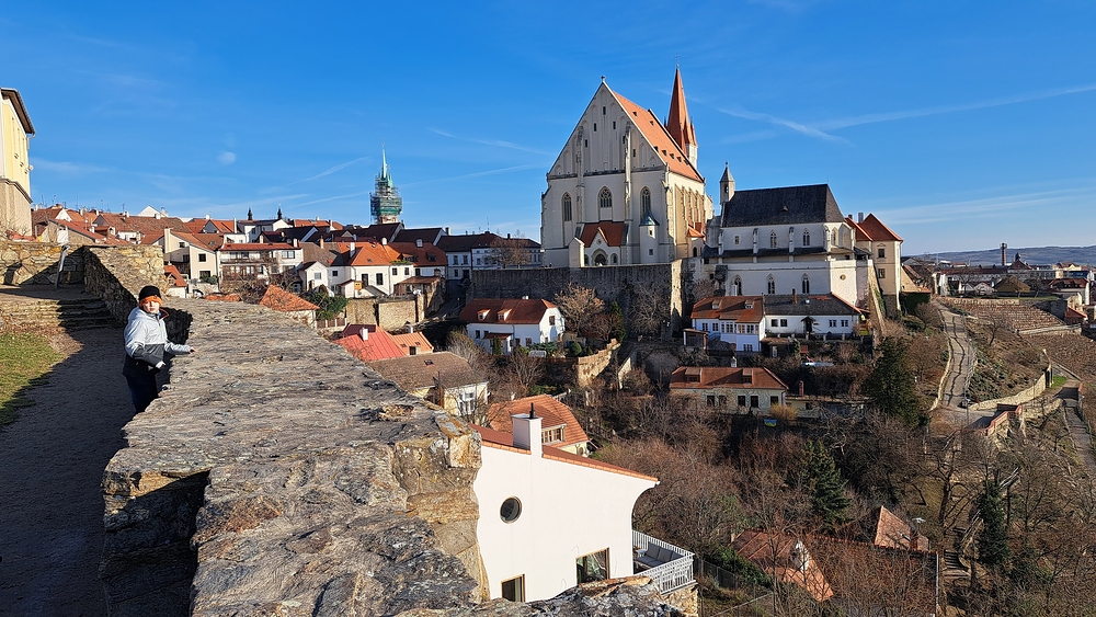 Na terase u Rotundy sv. Kateřiny