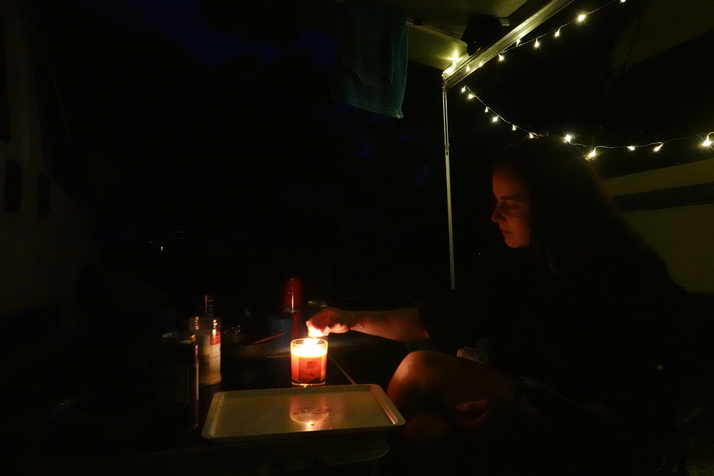 Svíčka, víno, klid před spaním