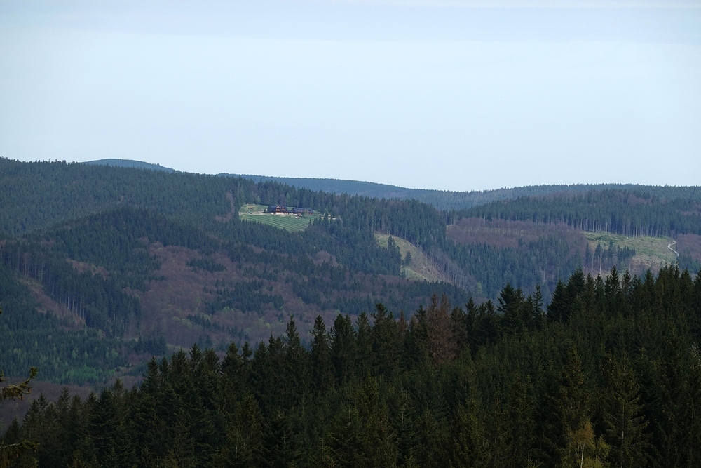 Vzadu chata Slavíč