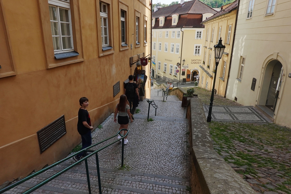 Tam dole jsme si zašli na pití