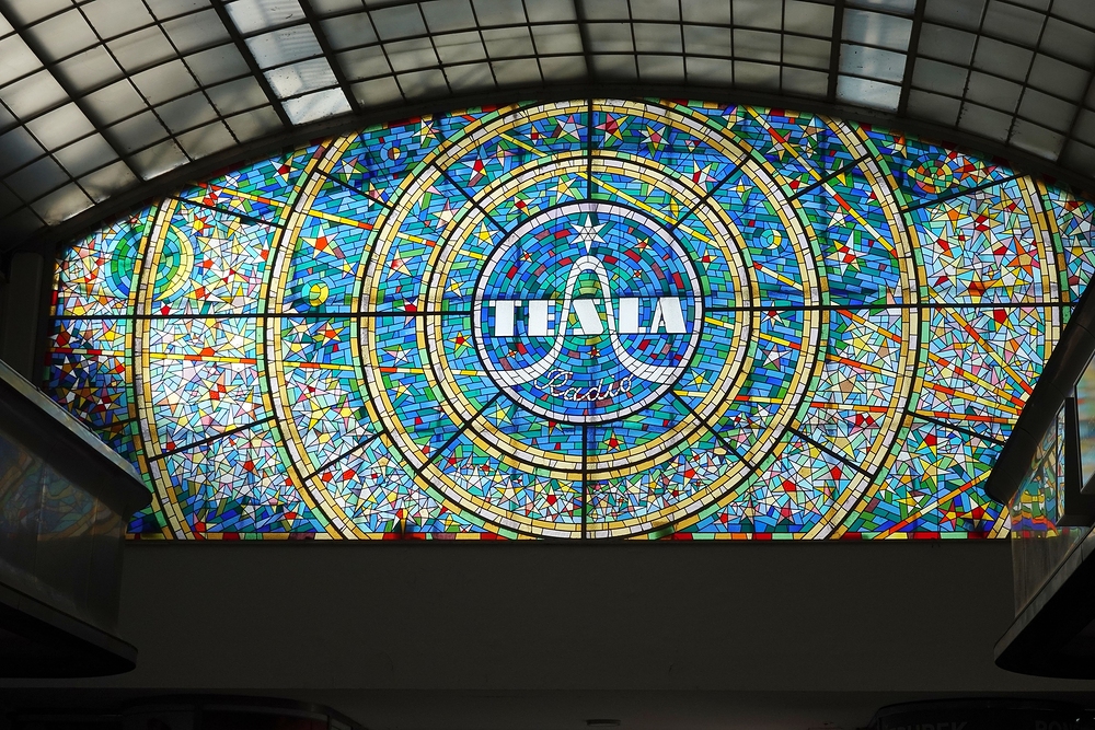 V pasáži kina Světozor