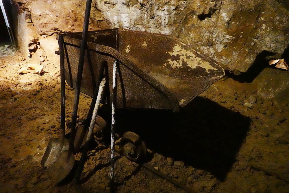 Vozík na fosfátovou hlínu