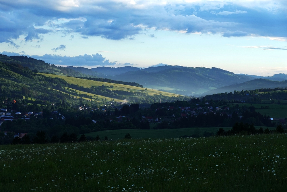 Sjezd do civilizace, dole mám auto