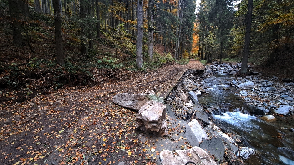 Cesta z Kunčic na Paprsek