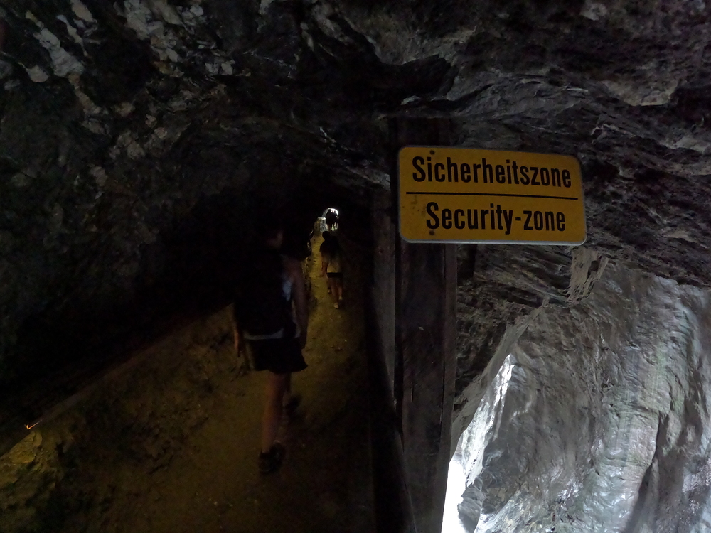 Lichtensteinklamm, tunely ve skále