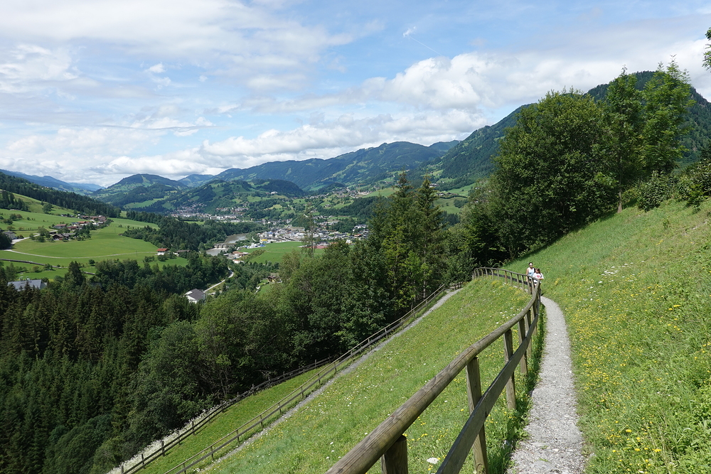 Stoupáme k lanovce na Geisterberg