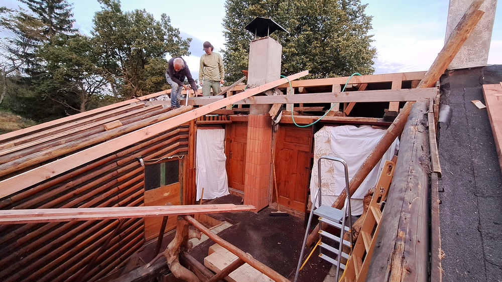 Tolik světla na verandě nikdy nebylo