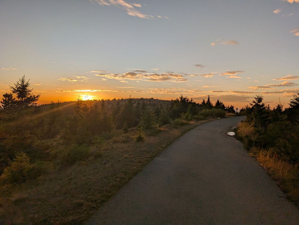 Stihnu západ slunce na horní nádrži