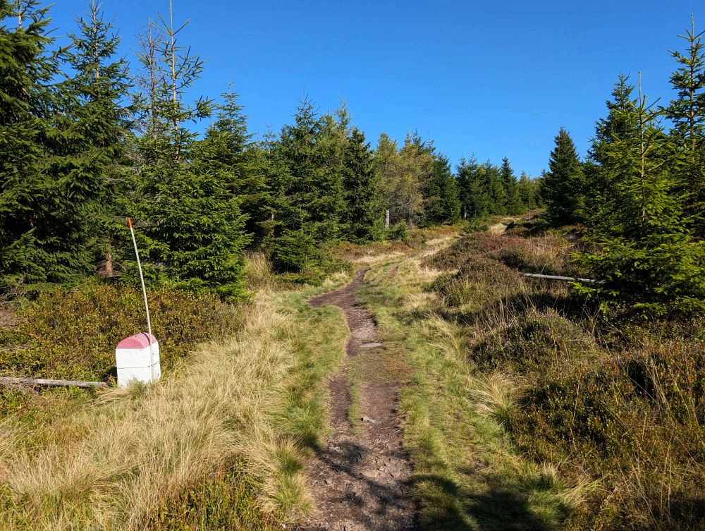 Neděle, po hranicích