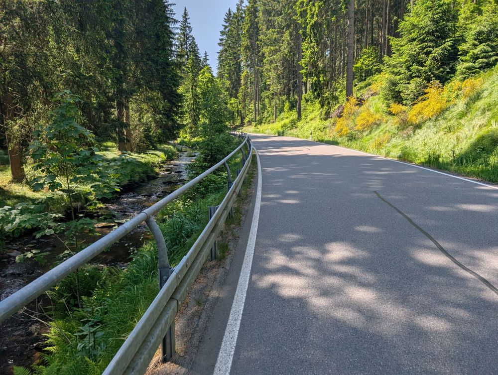 Po německé straně zpátky podél Načetínského potoka