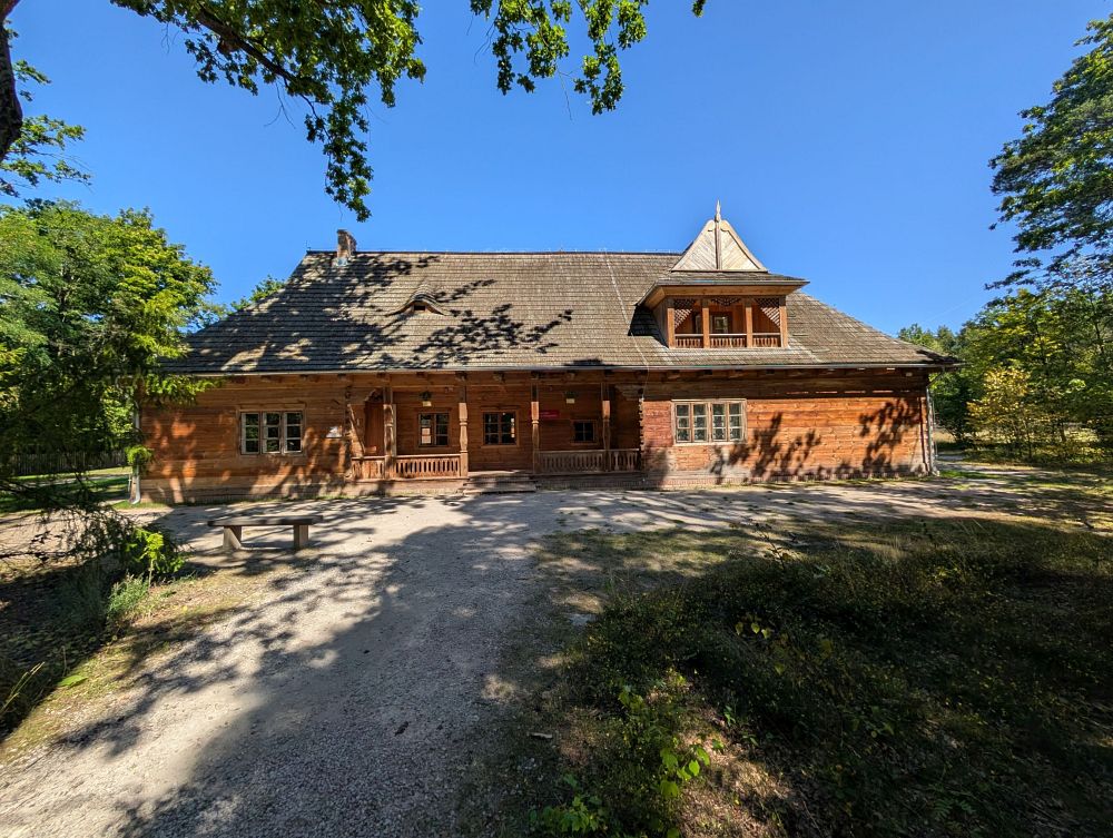 Krásné domky, Granica