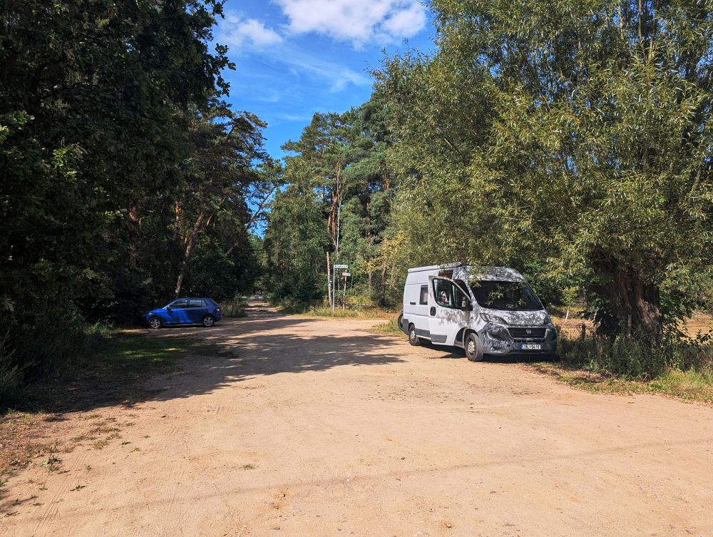 Parkujeme a vyrážíme na kolech