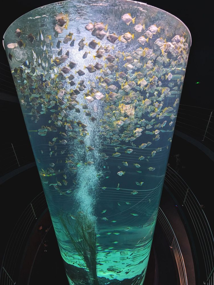 Válec přes několik pater