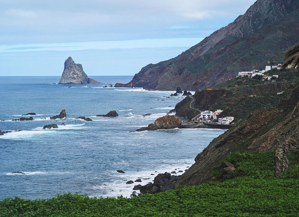 Tam vzadu končí cesta