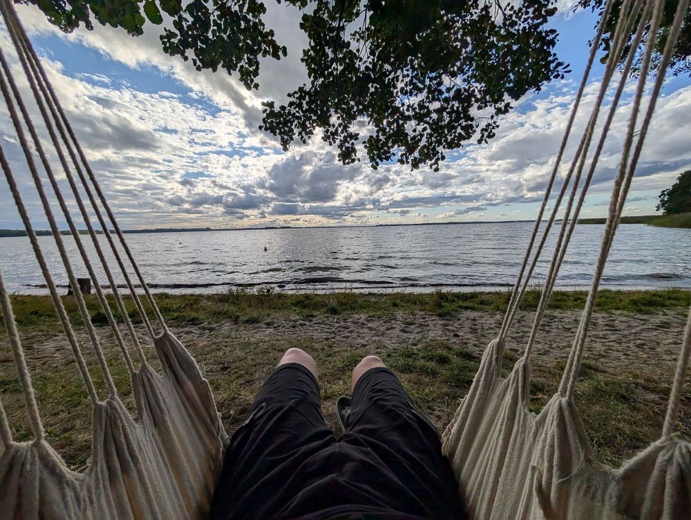 Já vše pozoruji z hamaky