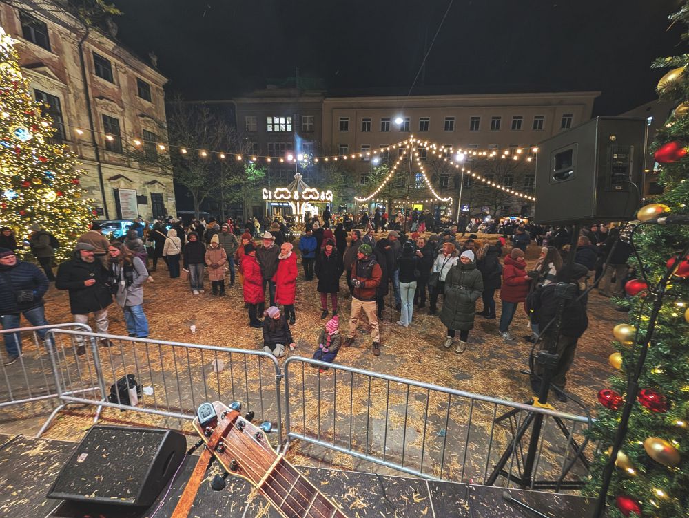 Fanoušci přicházejí