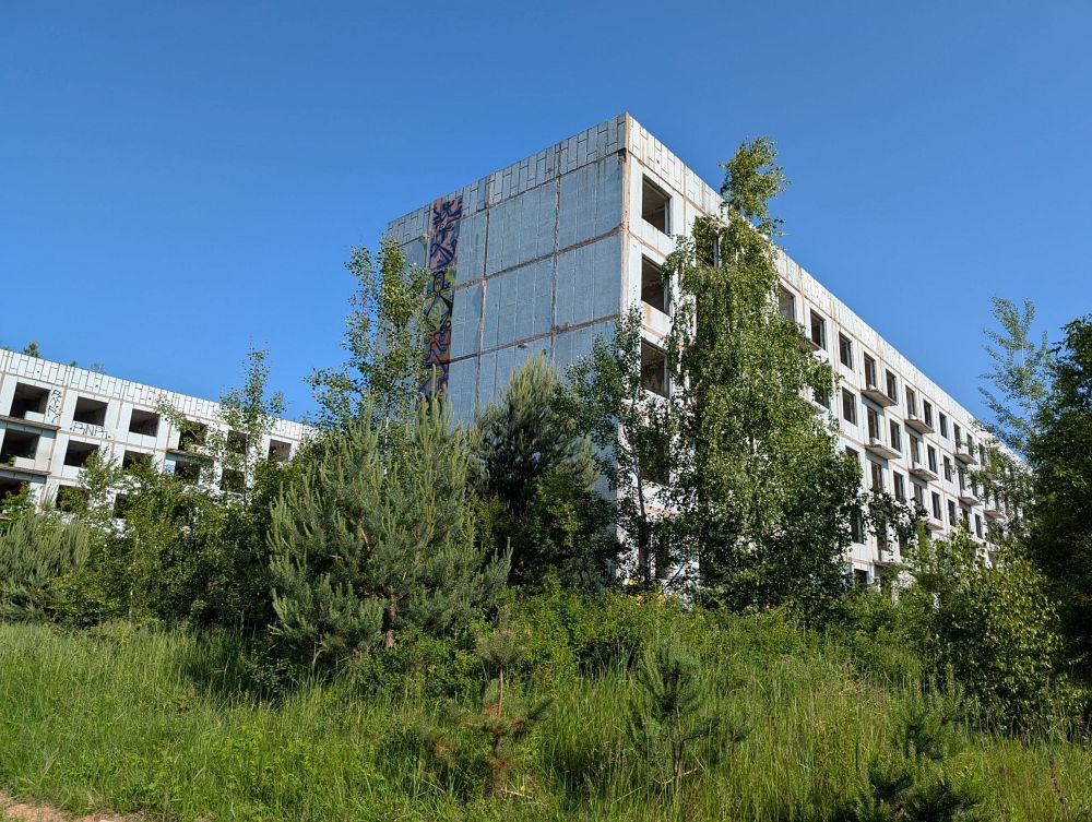 Kolem bývalého letiště