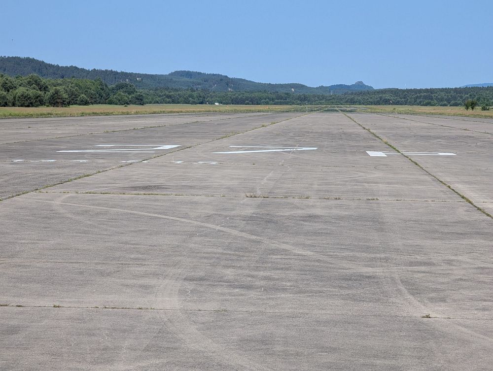 Hlavní přistávací dráha