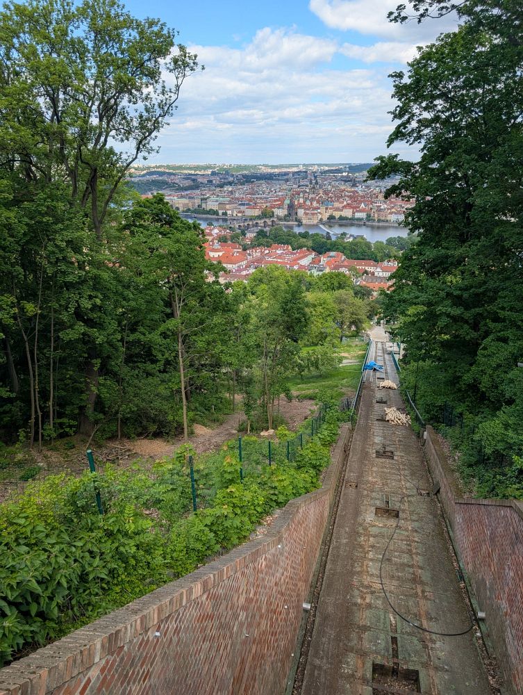 Zubačka na Petřín nejezdí