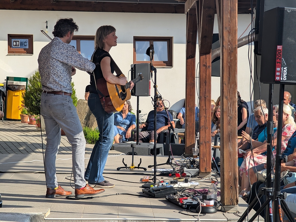 Začíná Loes s Honzou