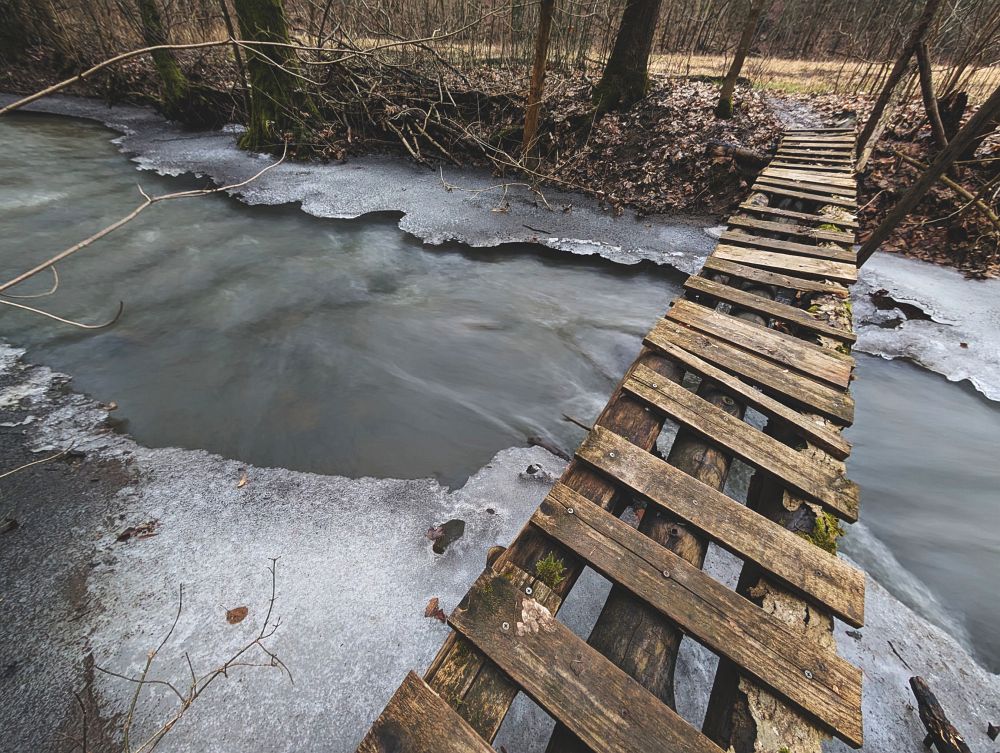 Jeden z mnoha mostků