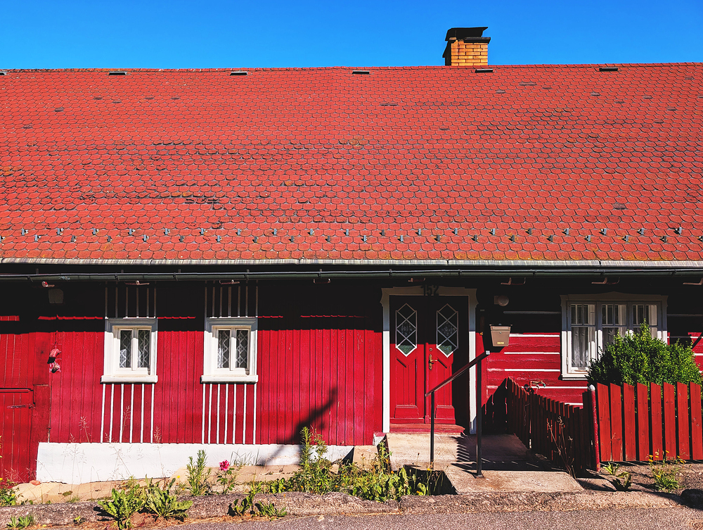 Chaloupka cestou do skal