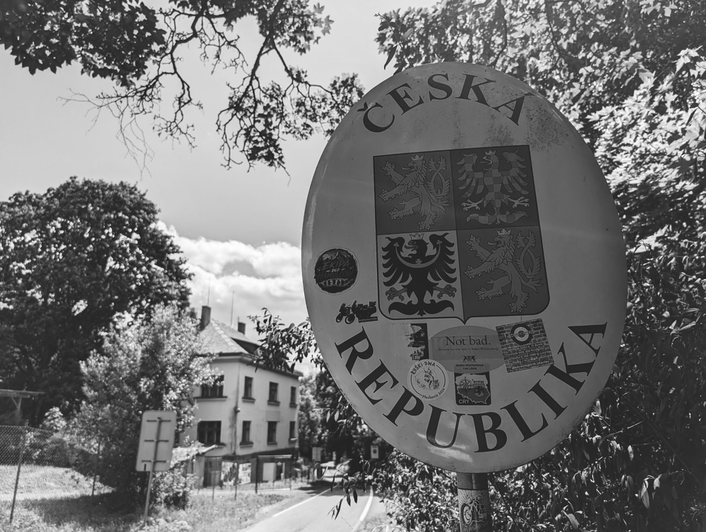 Opouštíme republiku (Not bad)