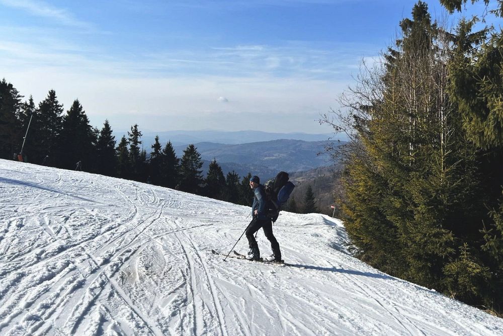 Dolů se dvěma nástroji na zádech (fotil Michal)